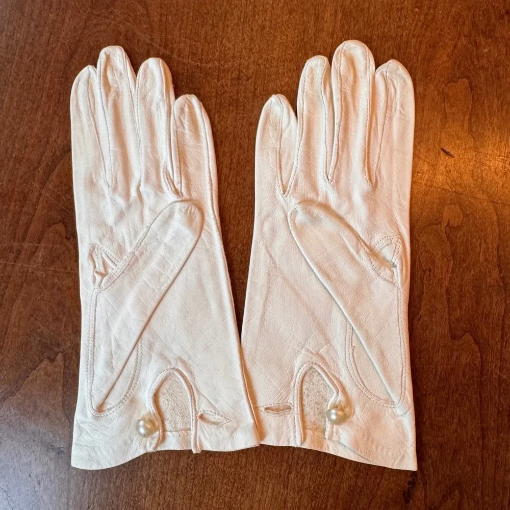 Lot of 3 VTG White Leather Gloves Women  SMALL ? Pearl Beaded Formal Wedding